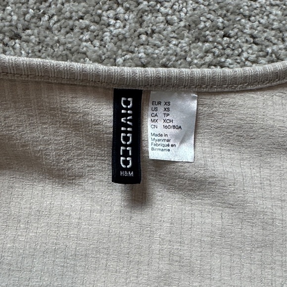 H&M Cream Ribbed Crop Top - Picture 2 of 3